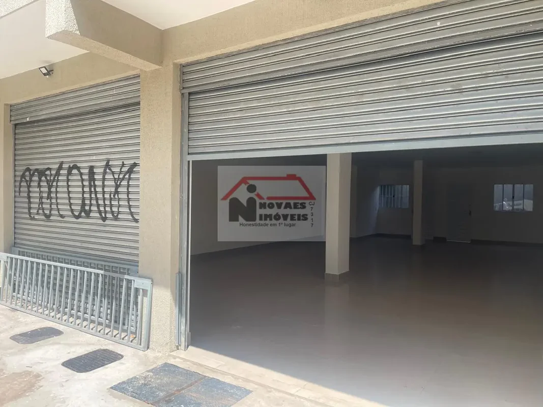 Excelente LOJA toda novinha, de frente para AVENIDA, na QNP 11, Conjunto B, Ceil...