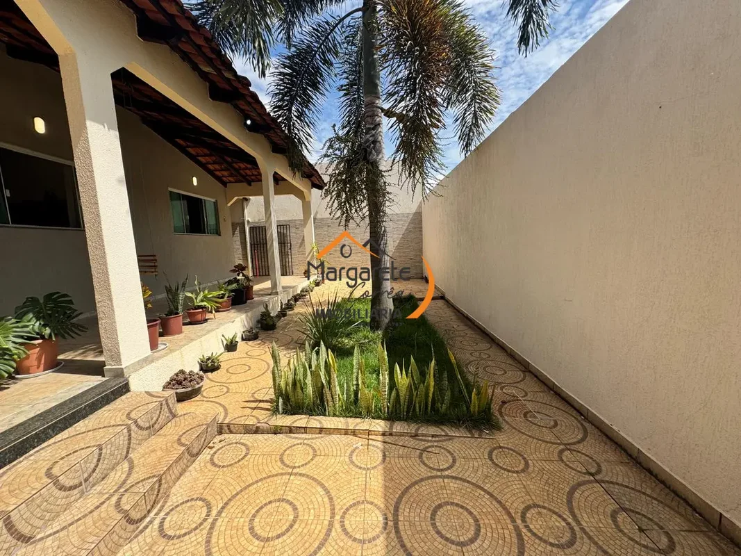 Imobiliária Margarete Corrêa Vende Casa Térrea no Condomínio Bem Estar*ESCRITURA...