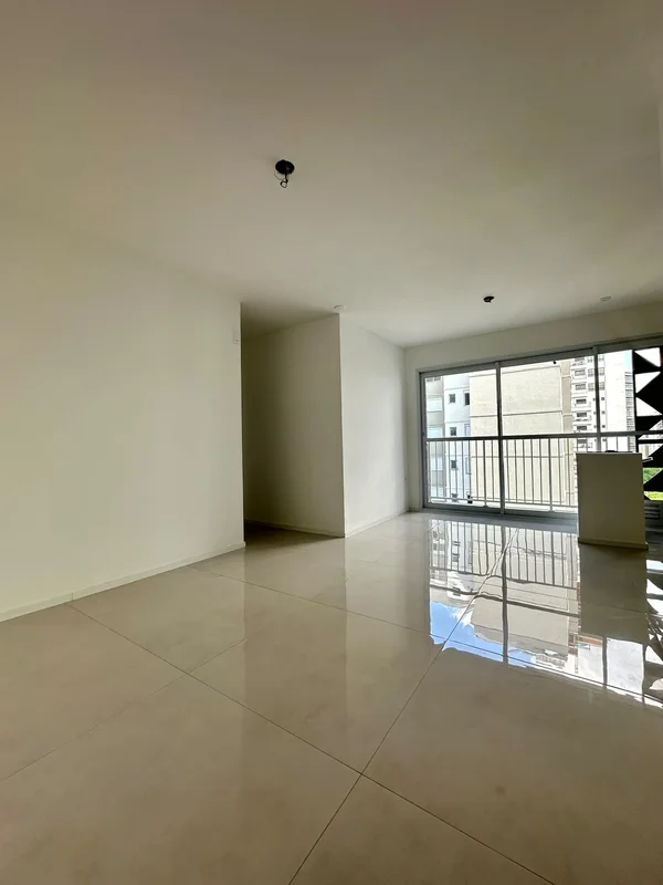 VENDE APARTAMENTO COM DOIS QUARTOS, UMA SUÍTE, BANHEIRO SOCIAL NO SETOR BUENO, G...