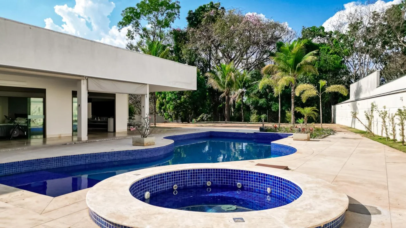 Casa térrea e fundo de mata no Alphaville Cruzeiro do Sul*Terreno: 1.950m²*Const...