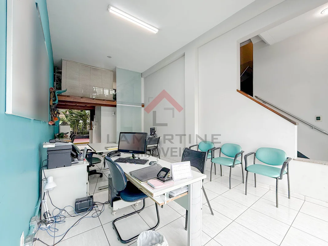 Excelente oportunidade de investimento e instalação comercial em uma das quadras...