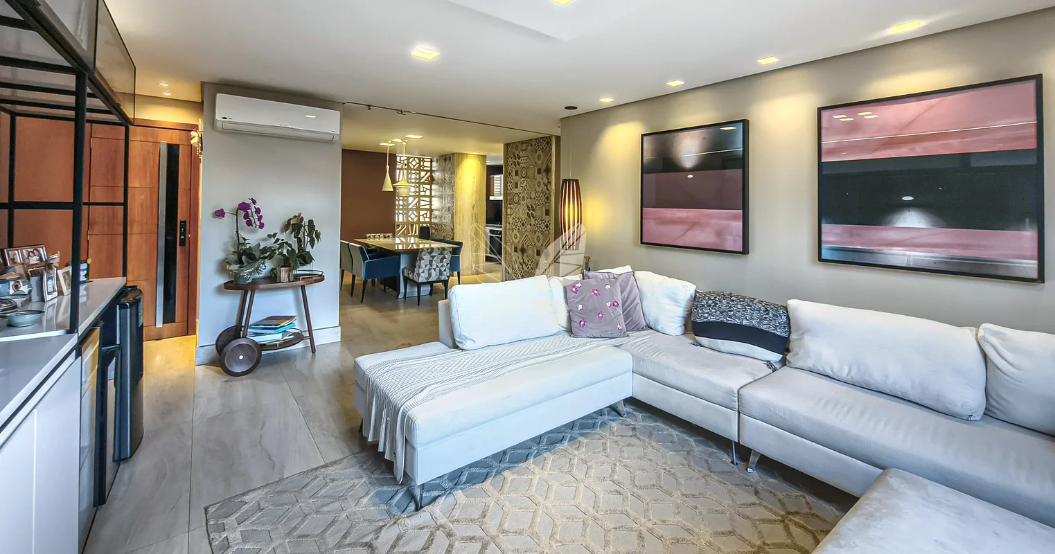 190 m², completamente reformado e pronto para morar, por R$ 2.990.000, na SQS 30...