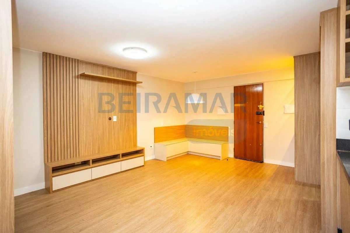 Se você procura um apartamento reformado, funcional e pronto para morar, esta un...