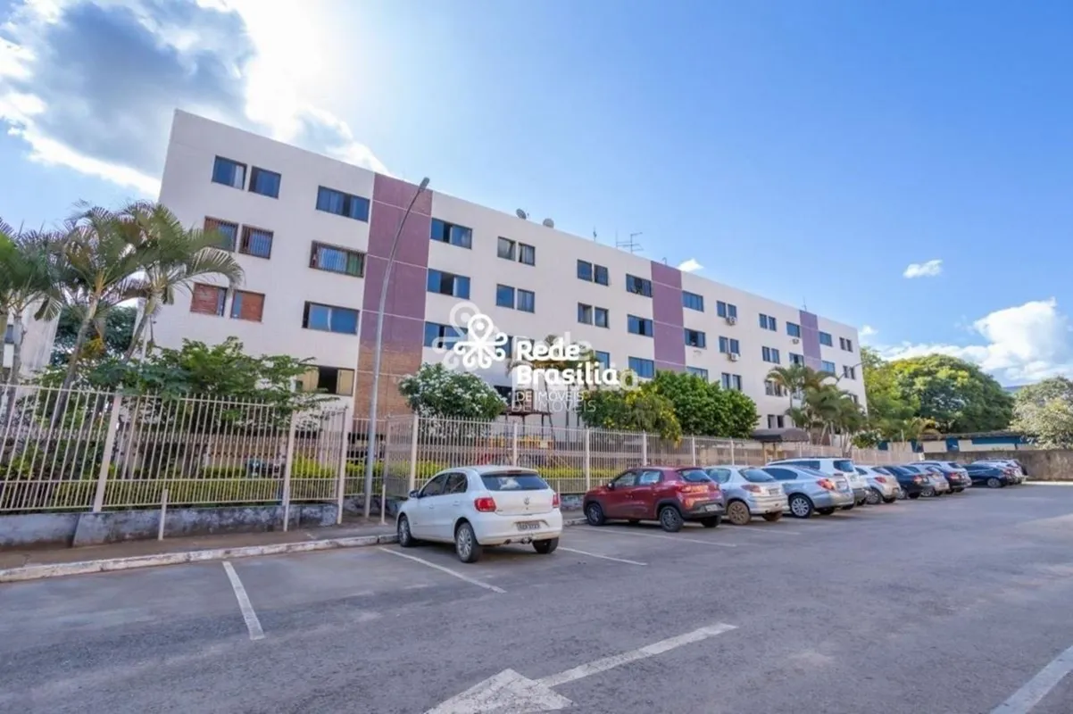 SHCES 203 - Cruzeiro NovoApresentamos este excelente apartamento com piso em cer...