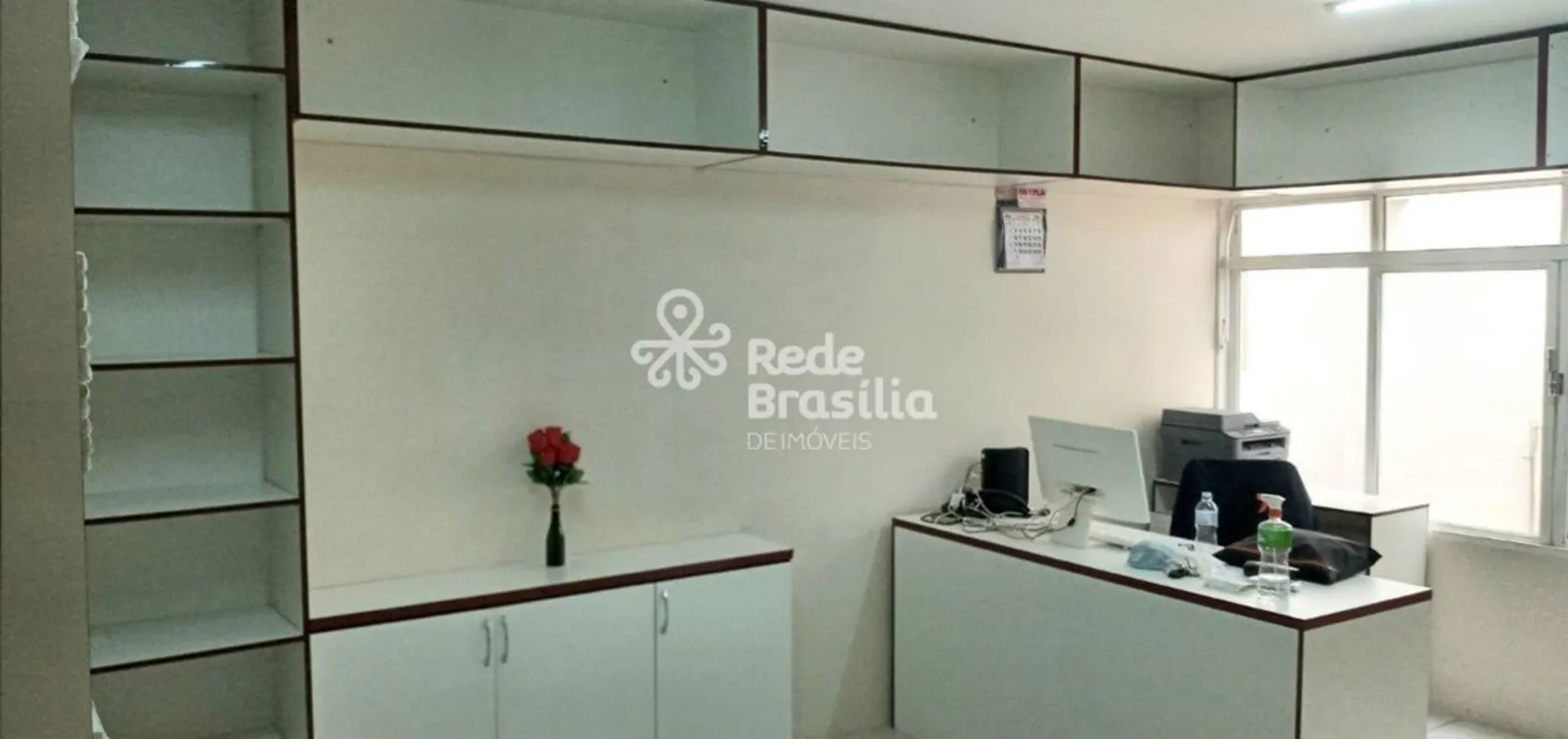 SIA Trecho 5C - Sala Comercial Ed. ExecutivoExcelente sala comercial com 28,90m²...