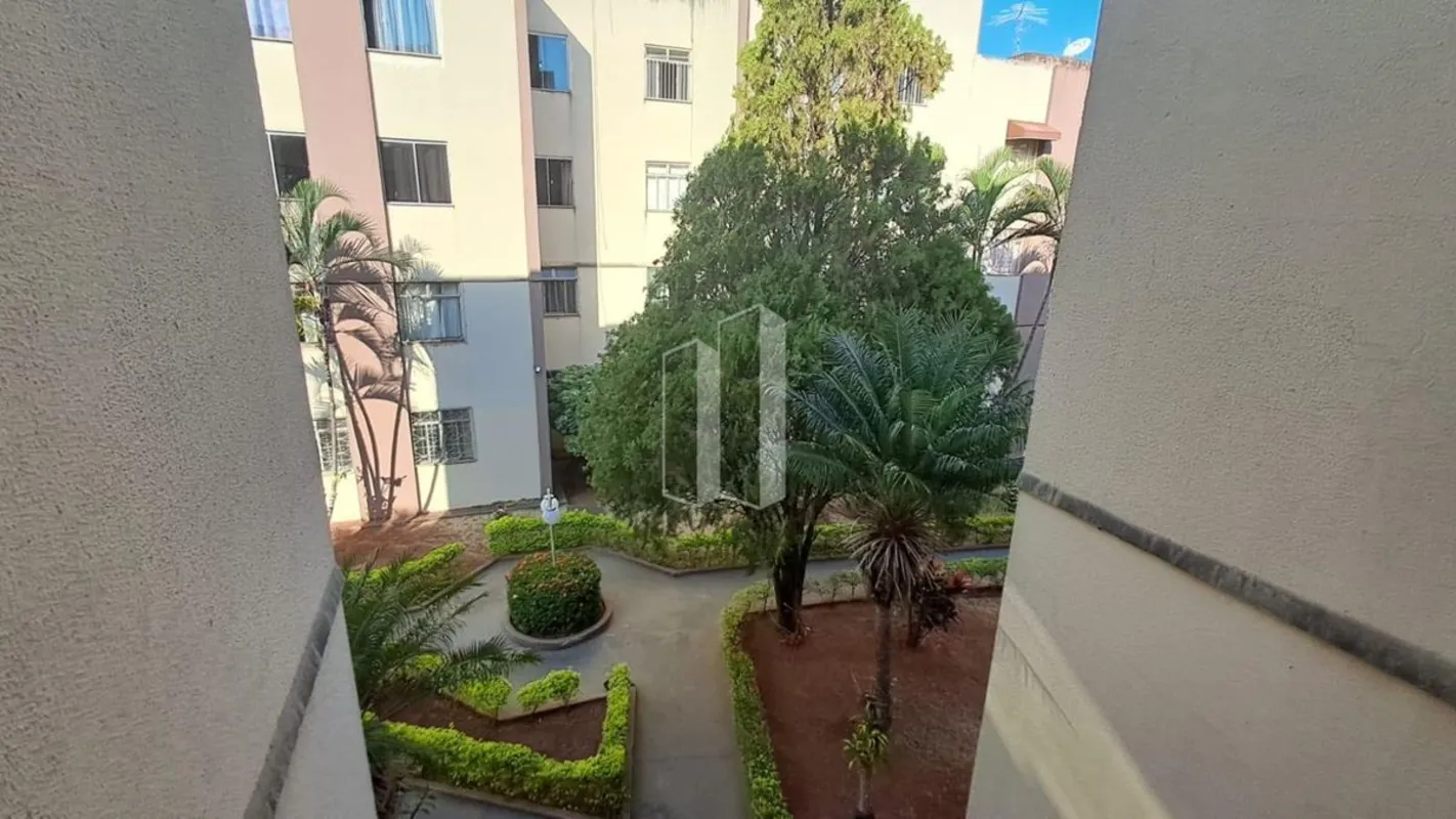 Apartamento com 2 quartos, sala de visita, cozinha, banheiro social e área de se...