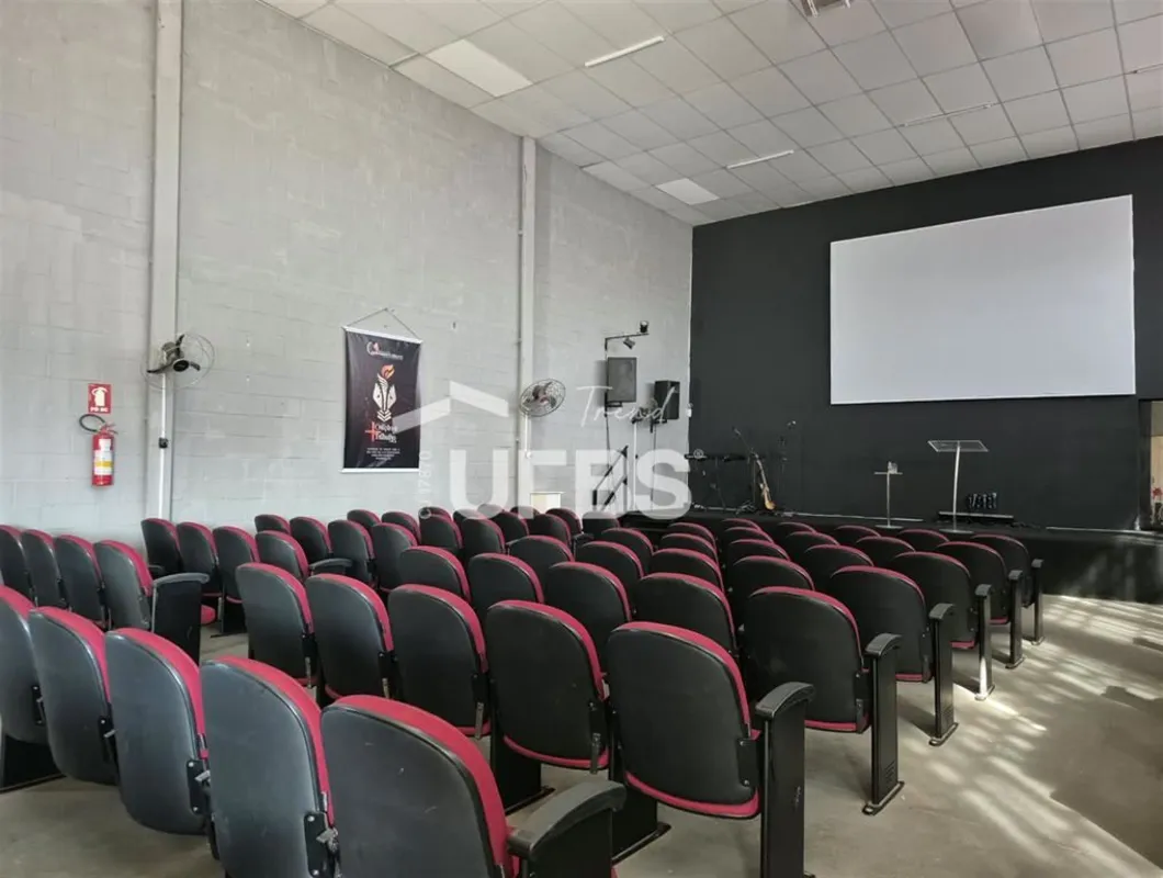 COD U-0035499 - Imóvel Comercial de Esquina com 1.754 m² no Jardim PresidenteImó...