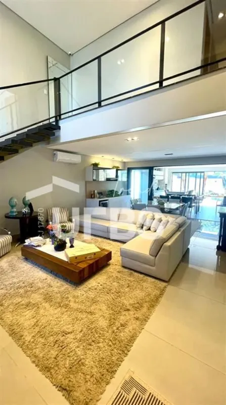 COD U-0035030 - Casa recém-construída, com projeto moderno, sofisticado e extrem...