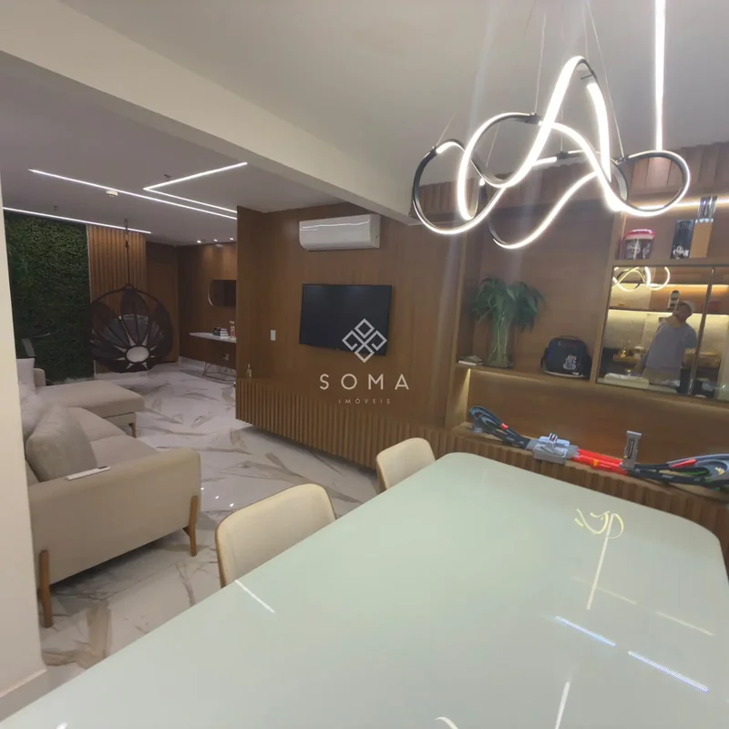 ESPECIFICAÇÕES DO APARTAMENTO:- Projeto de iluminação- Sala ampla com painel de ...