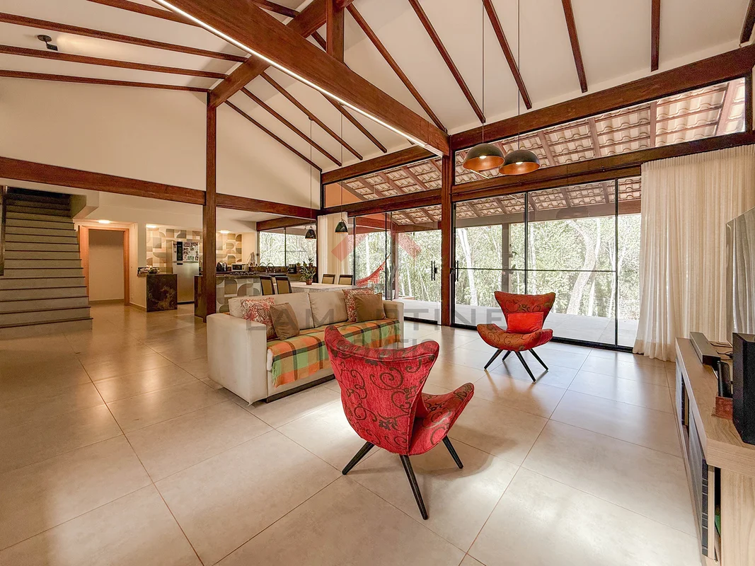 Casa nova no Condomínio Solar da Serra – conforto, sofisticação e integração com...
