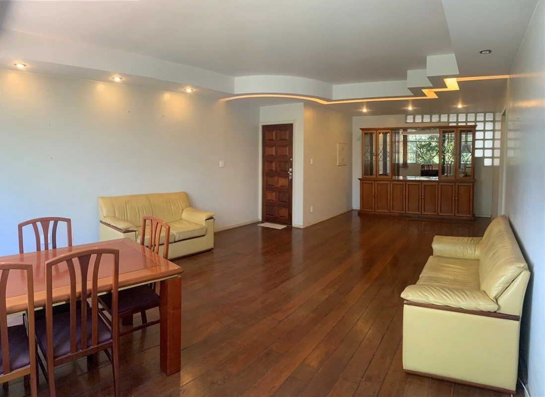 SQS 306 | Apartamento de canto, vazado, nascente e com vista livreUma excelente ...