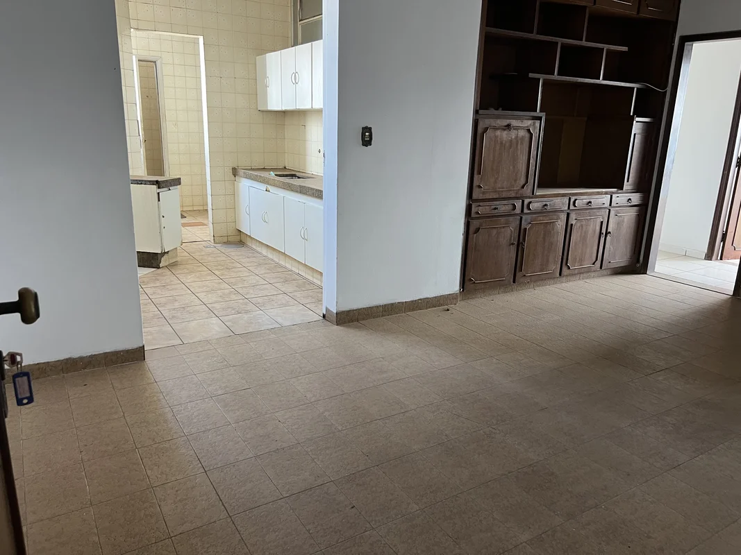 ?? APARTAMENTO | CENTRO — RUA 3?? 120 m²?? Sala p/ 2 ambientes?? Cozinha complet...