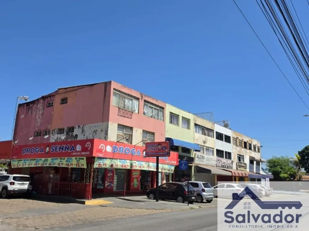 SALVADOR IMÓVEIS vende: Loja com subsolo no comércio local da QI 06 bloco A 90m²...