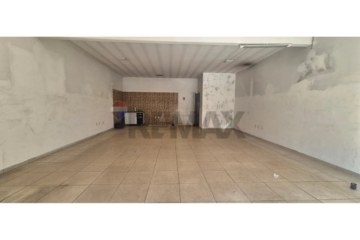 ALUGA LOJA COMERCIAL AVENIDA PRINCIPAL QS 414LOJA COMERCIAL DE EXCELENTE LOCALIZ...