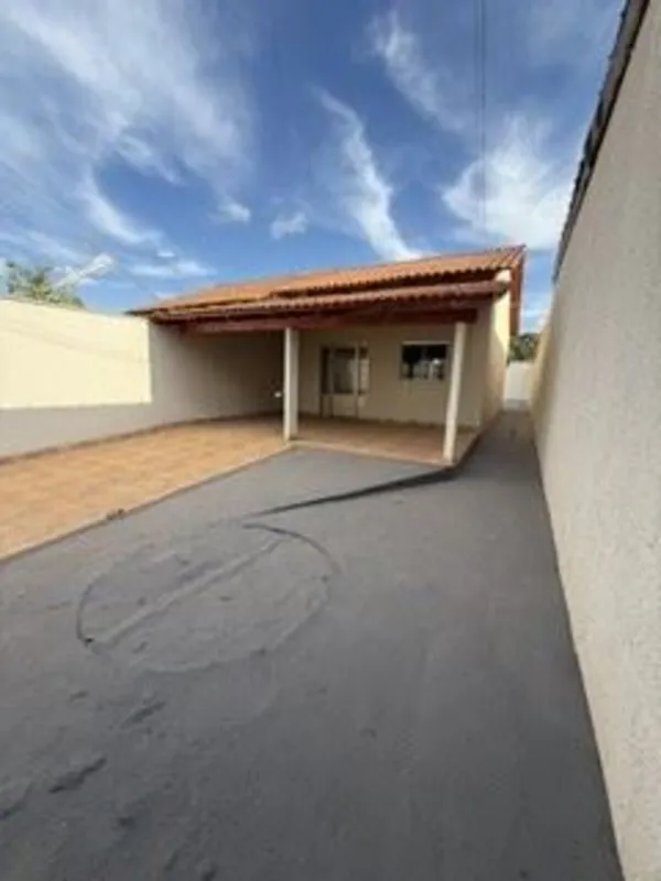 CASA PARA LOCAÇÃO EM GUAPÓ PRÓXIMA AO FÓRUM Excelente oportunidade de locação em...