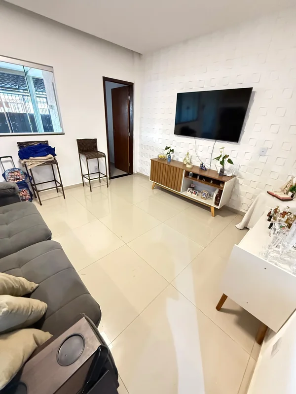 JDM IMOBILIÁRIA VENDE :Excelente sobrado, localizado na QC 4 Conjunto 03 - Riach...