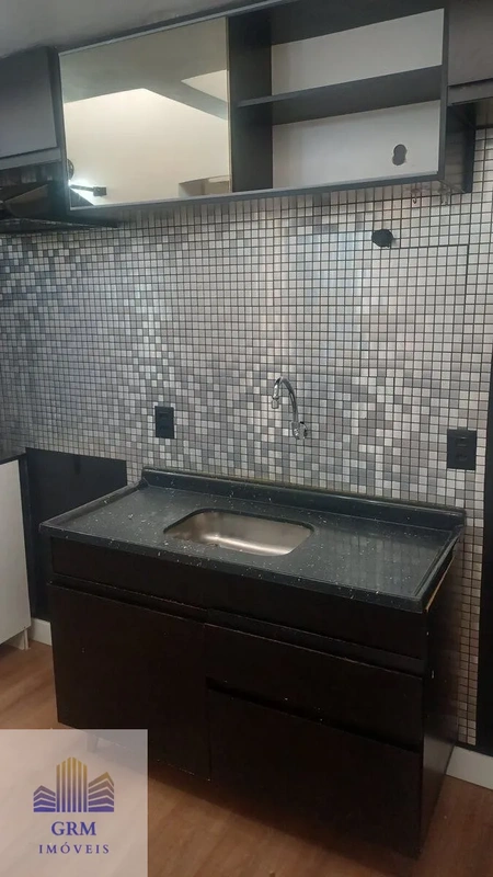 Apto de 1 qto sendo suite, nao possui garagem ,cozinha com armarios ,qto nao tem...