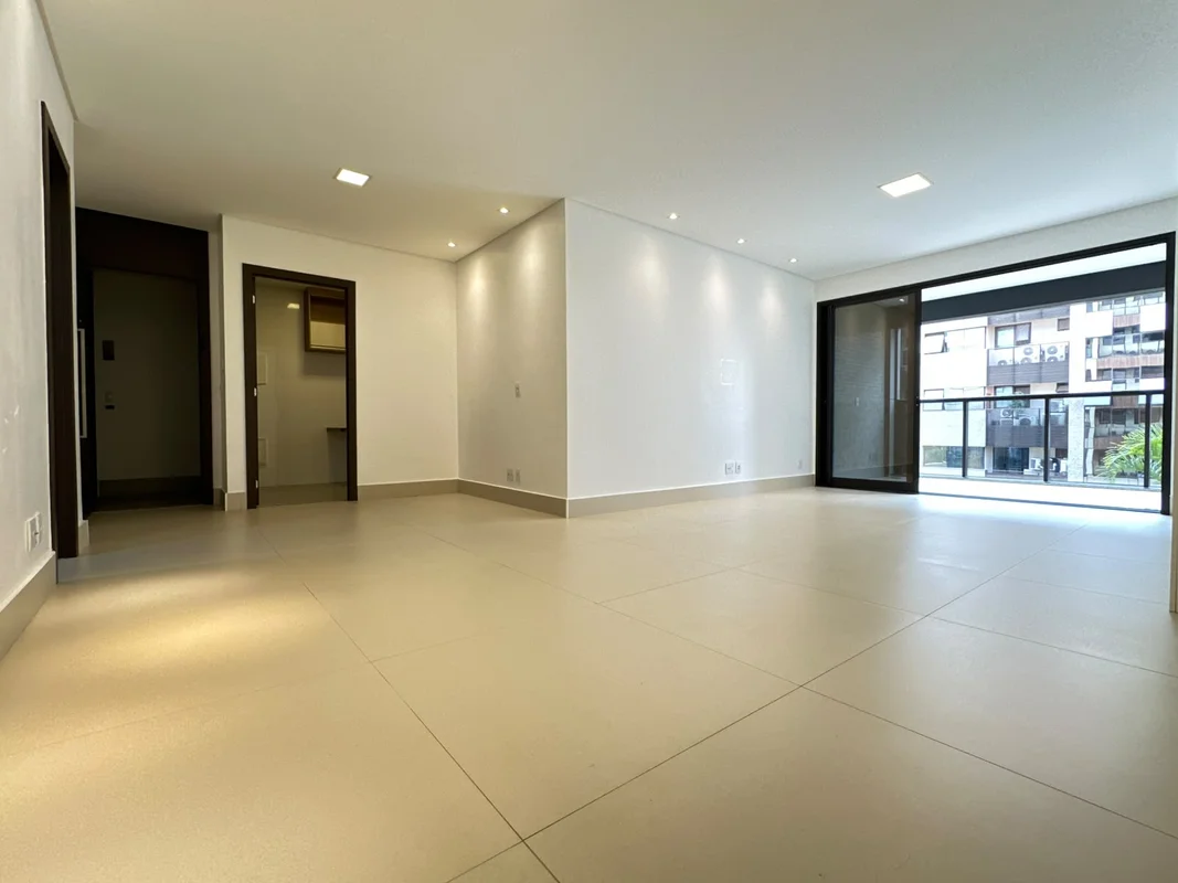 SQNW 108 BLOCO D - Noroeste Apartamento com três suítesDuas vagas de garagem Arm...