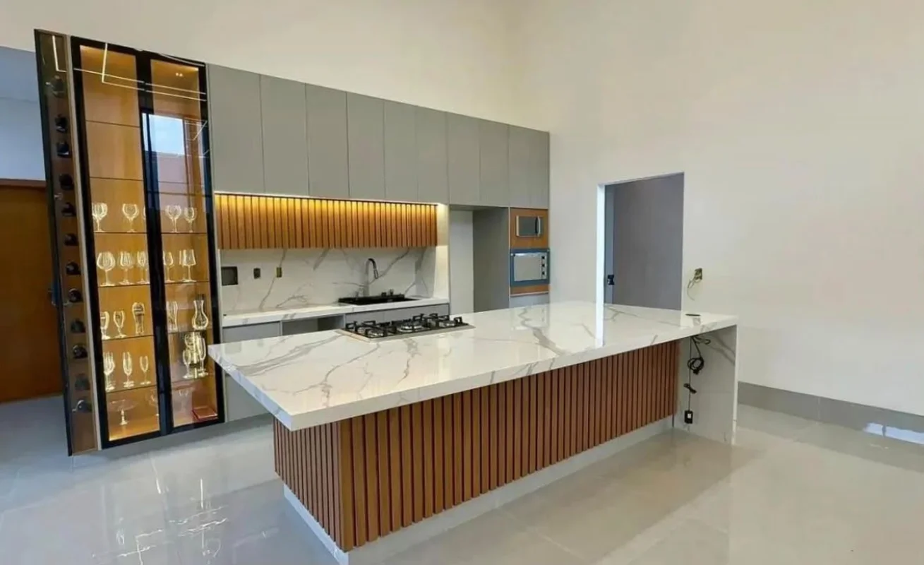 Vendo Casa com Metragem de 260mts de área construída ?? Características do imóve...