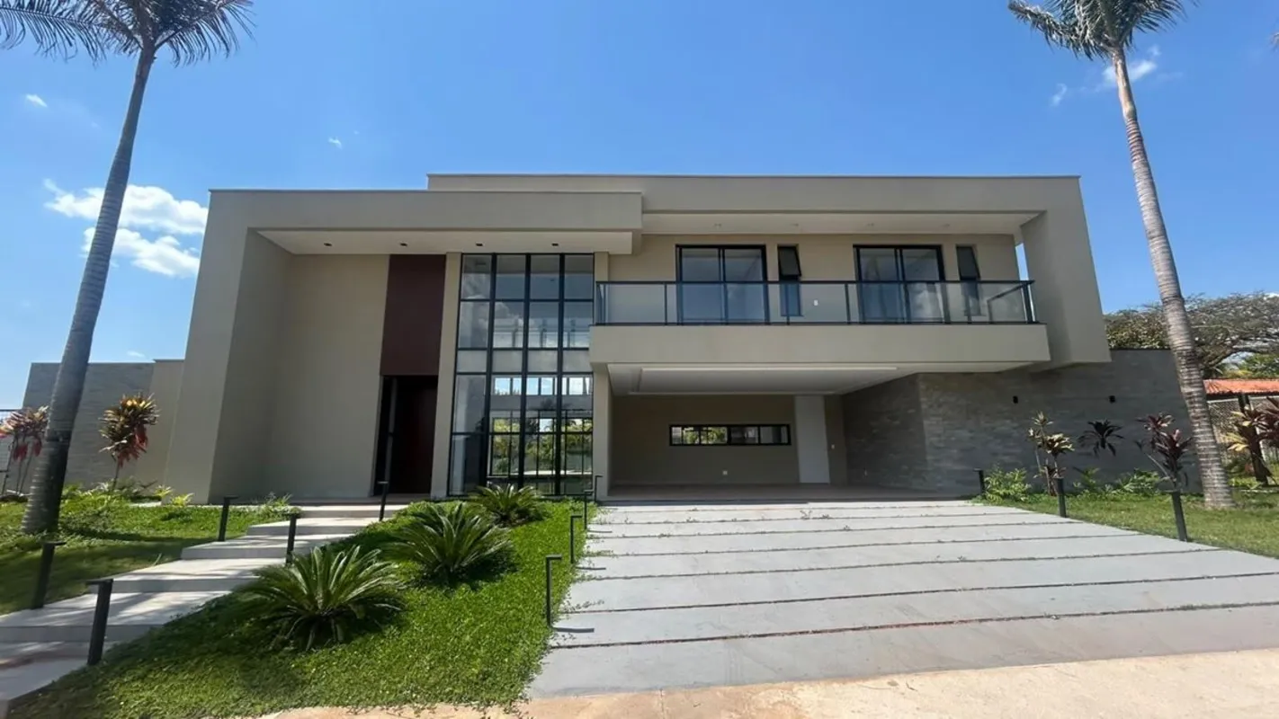 CASA DE ALTO PADRÃO | PARK WAYResidência moderna e sofisticada em condomínio fec...