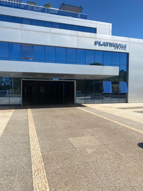 SIG Quadra 1 - AZEREDO EMPREENDIMENTOS - Vende Sala Comercial no Edifício Platin...