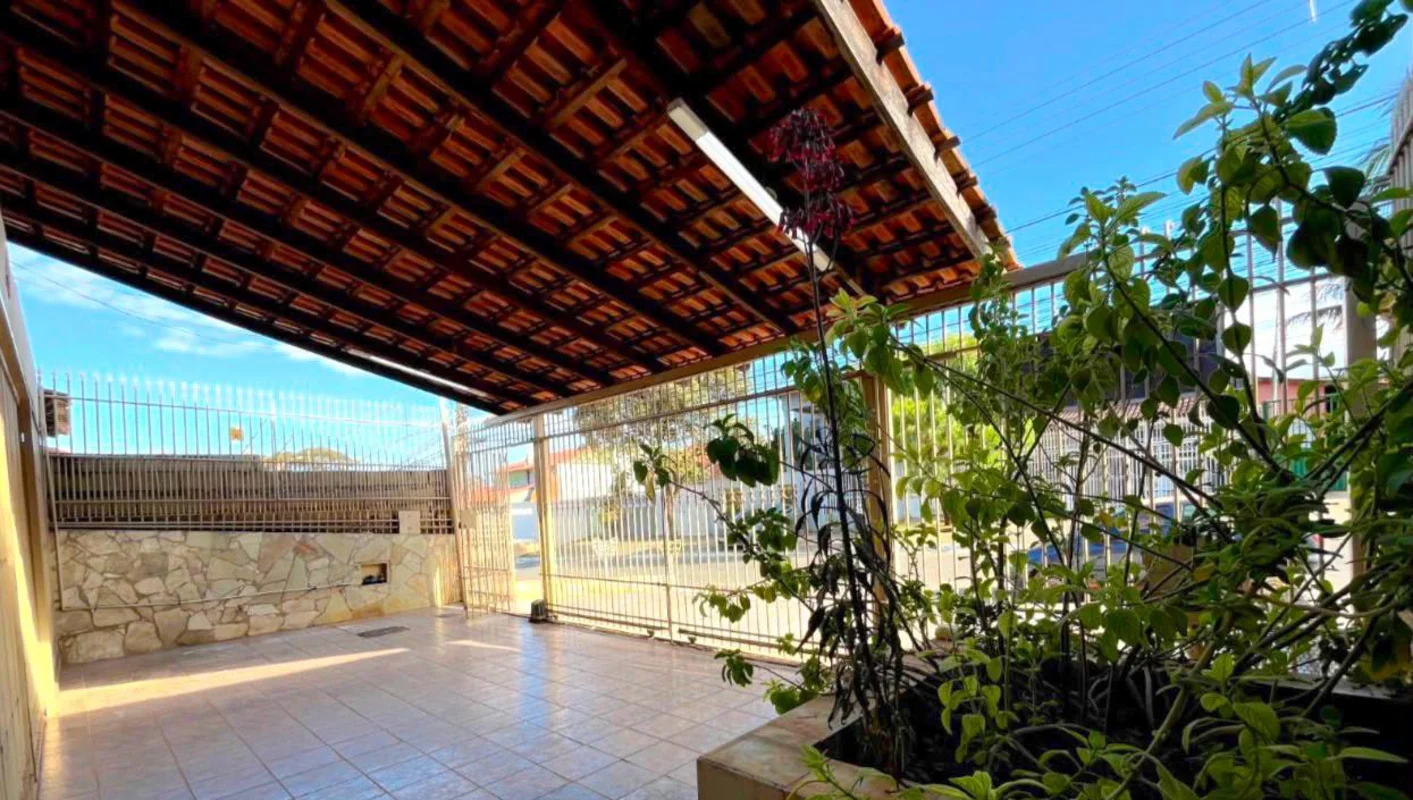Casa Escriturada - 5 Quartos - 350m² - 3 Suítes - QNF 4 DESTAQUES DO IMÓVEL— 350...