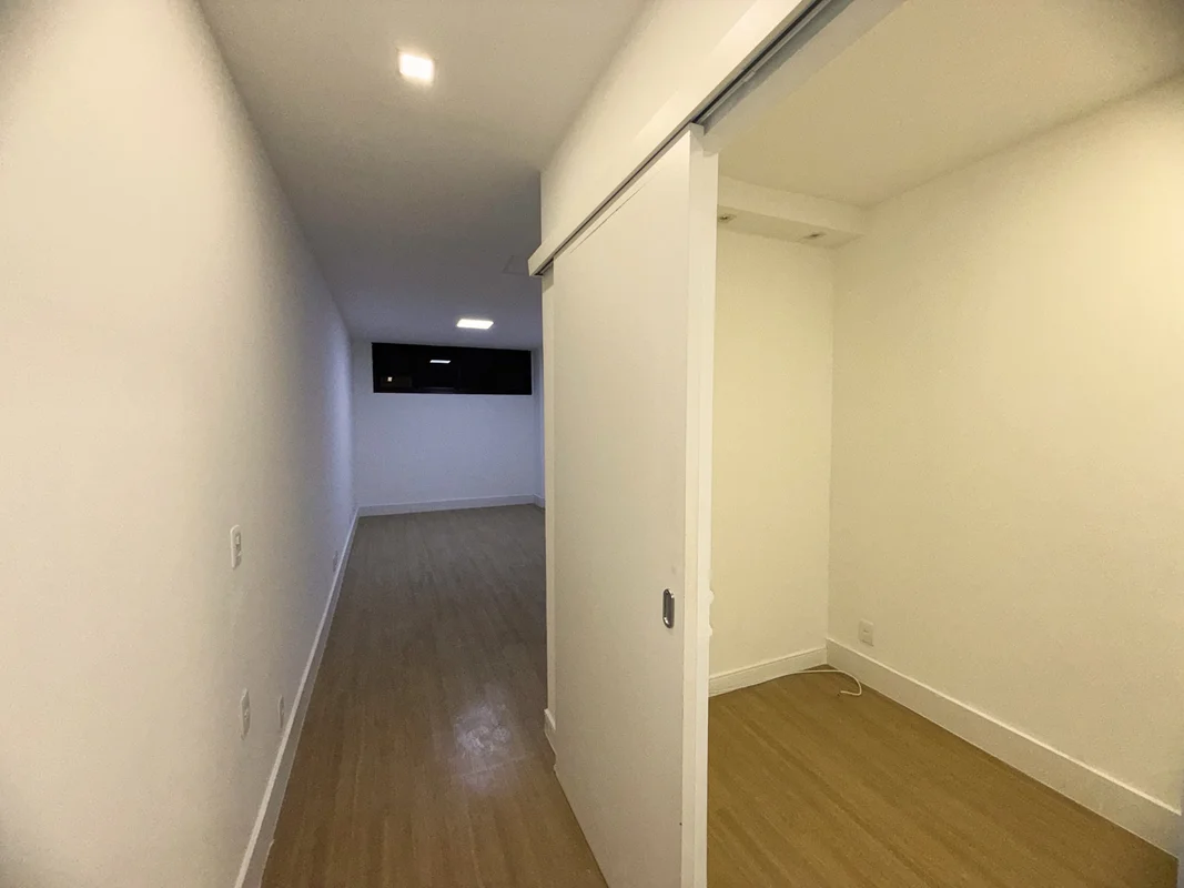 Bueno vende com exclusividade sala comercial, em condomínio novo da melhor quadr...