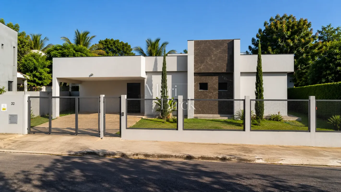Casa térrea à venda no Taquari - Lago Norte4 suítes (todas com closet) piscina a...