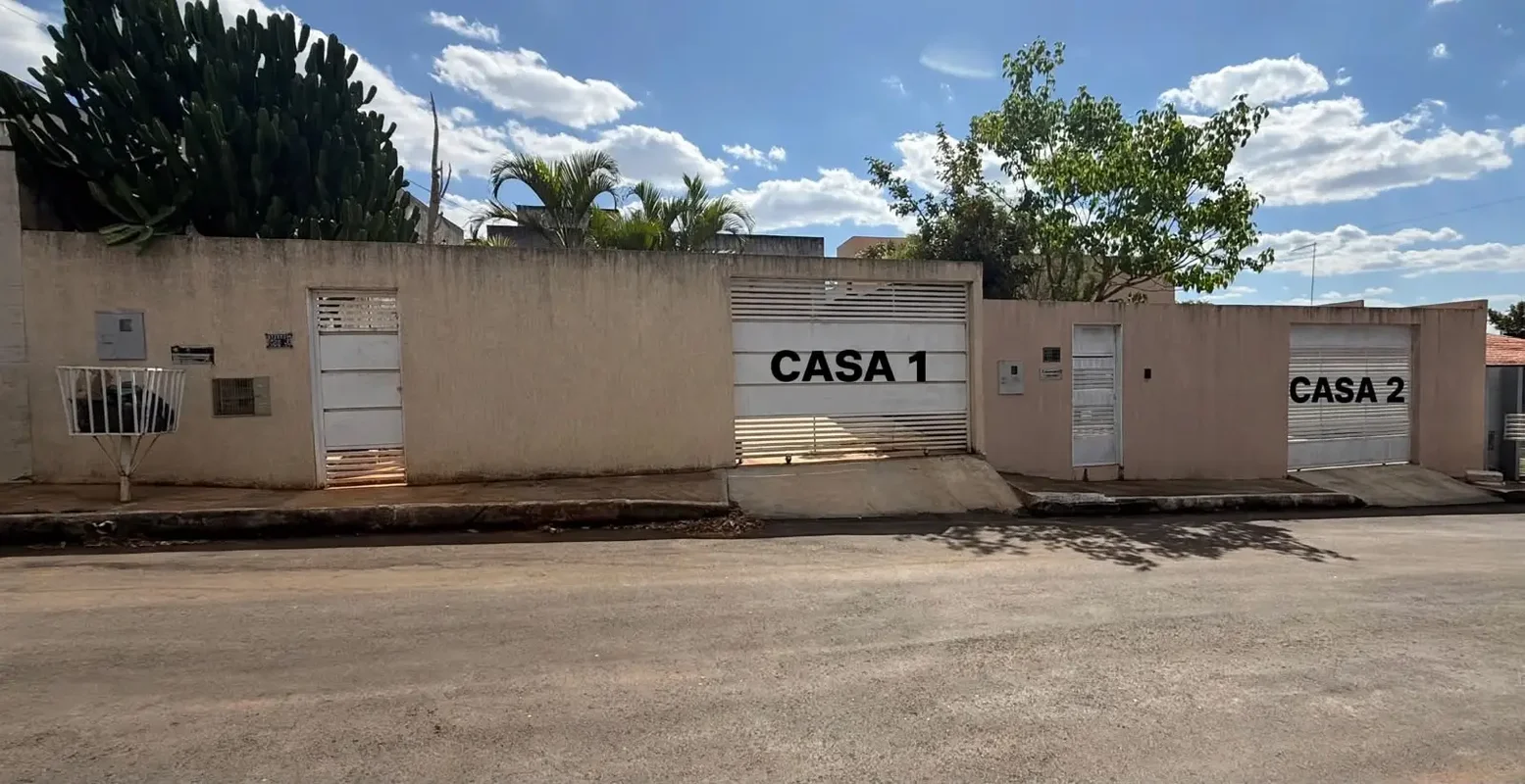 ÉRIKA GUSTAVO - ESCRITÓRIO IMOBILIÁRIO - VENDETERRENO 1.000 M2, COM 02 CASAS COM...