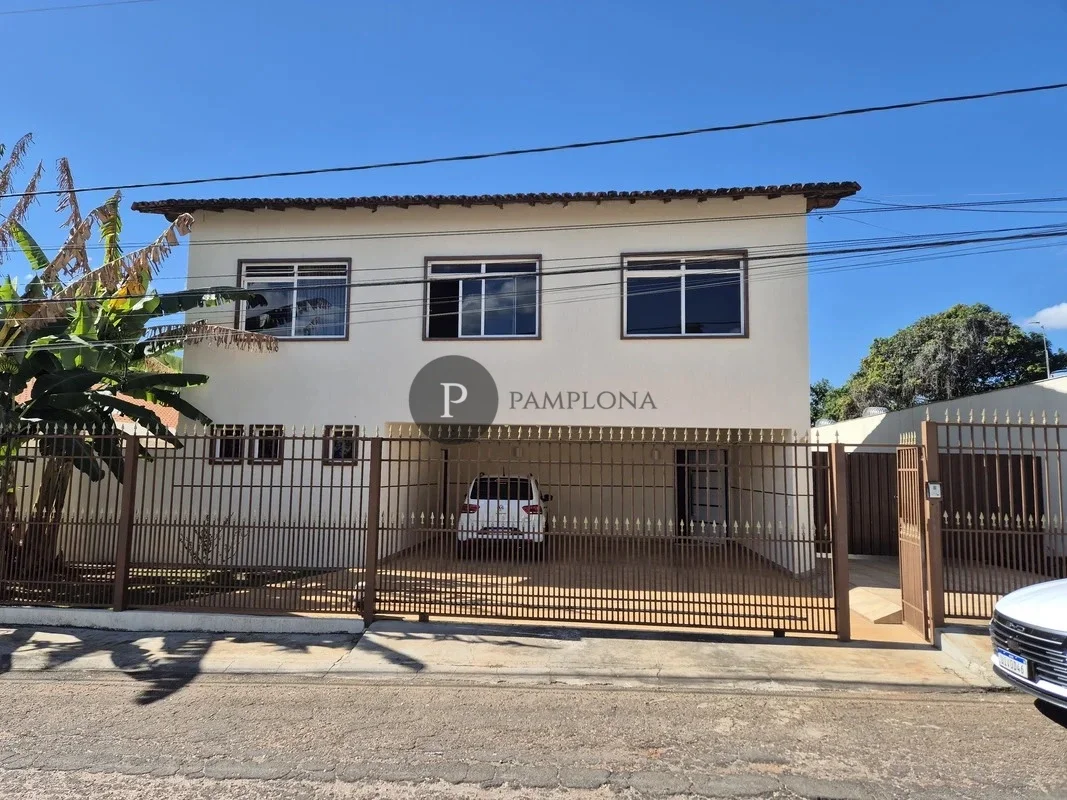 CASA NO LAGO SUL – QI 3 | 5 QUARTOS | 3 SUÍTES | TERRENO AMPLO E EXCELENTE LOCAL...