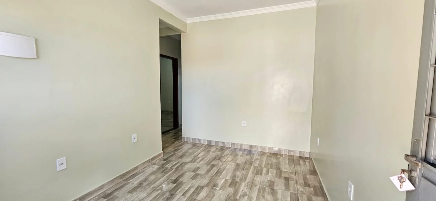 Escritório Imobiliário Ney Linhares aluga:Um apartamento no Condomínio Porto Ric...