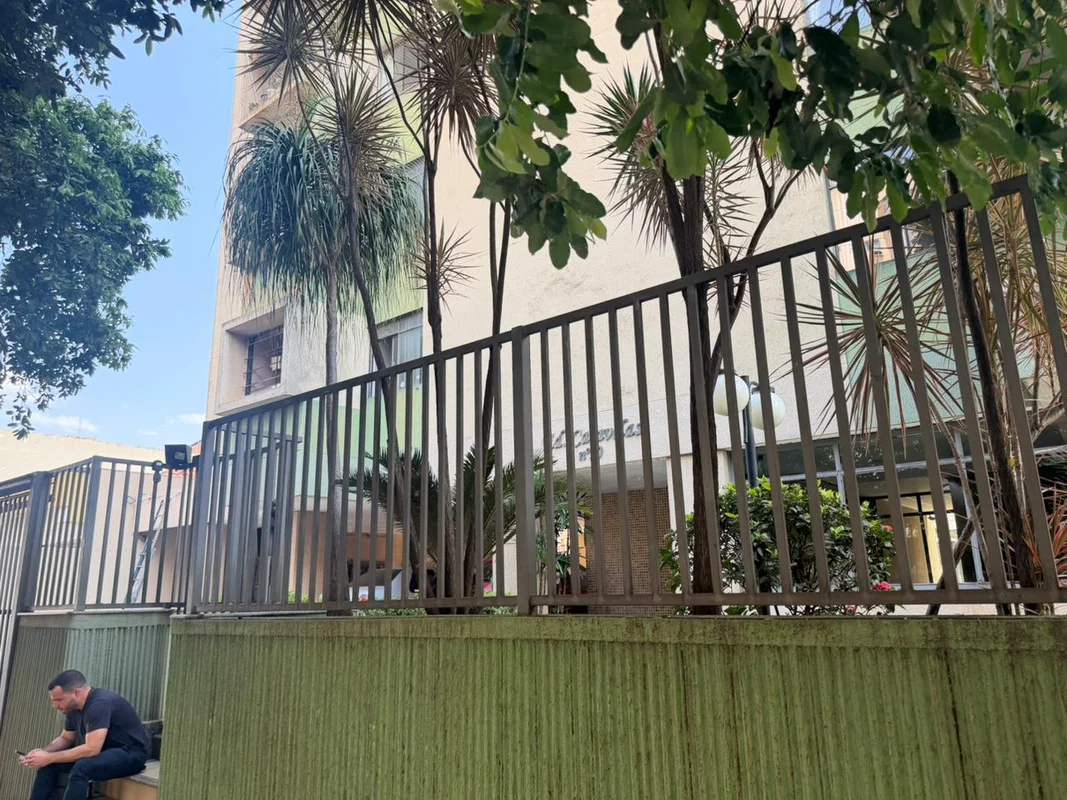 Descubra um aconchegante apartamento na Rua 05, APT 1203, no Setor Central de Go...