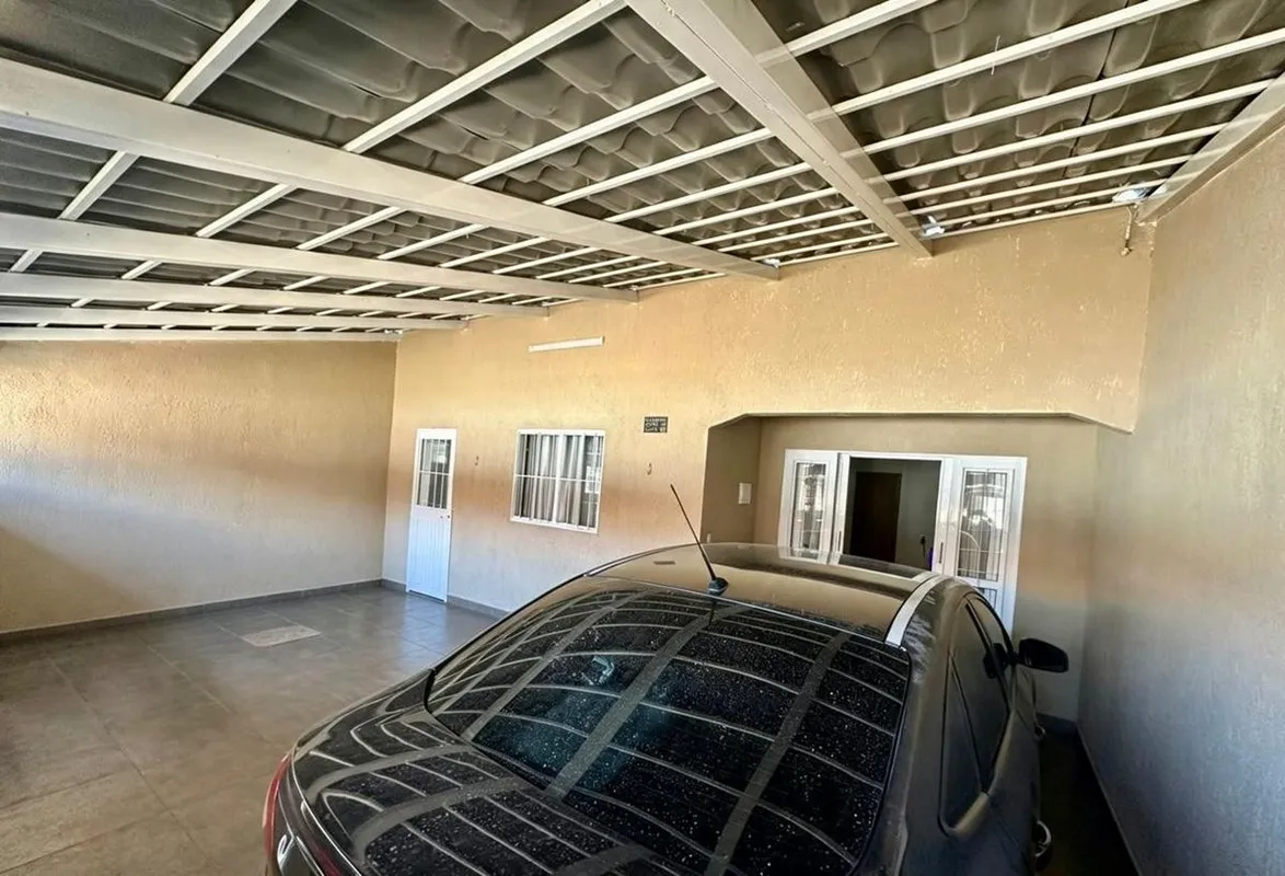 CASA IMPECÁVEL NA MELHOR QUADRA DA SAMAMBAIA NORTE – R$ 450.000,00Excelente opor...