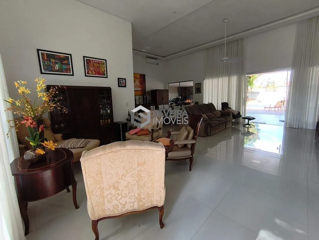 Casa térrea | Porteira Fechada | Terreno de 1.285 m² | 385 m² Construídos | 3 Su...