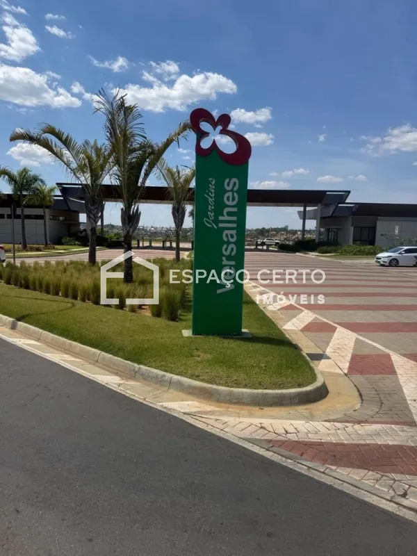 Excelente lote à venda com 453,56 m² no Condomínio Fechado Residencial Jardins V...