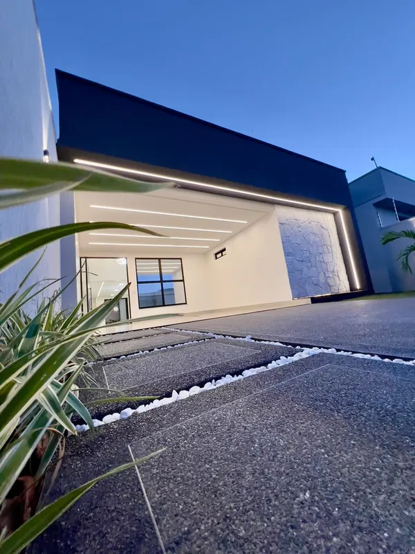 CASA TÉRREA ALTO PADRÃO – VEREDA DOS BURITIS | GOIÂNIAExcelente localização — a ...