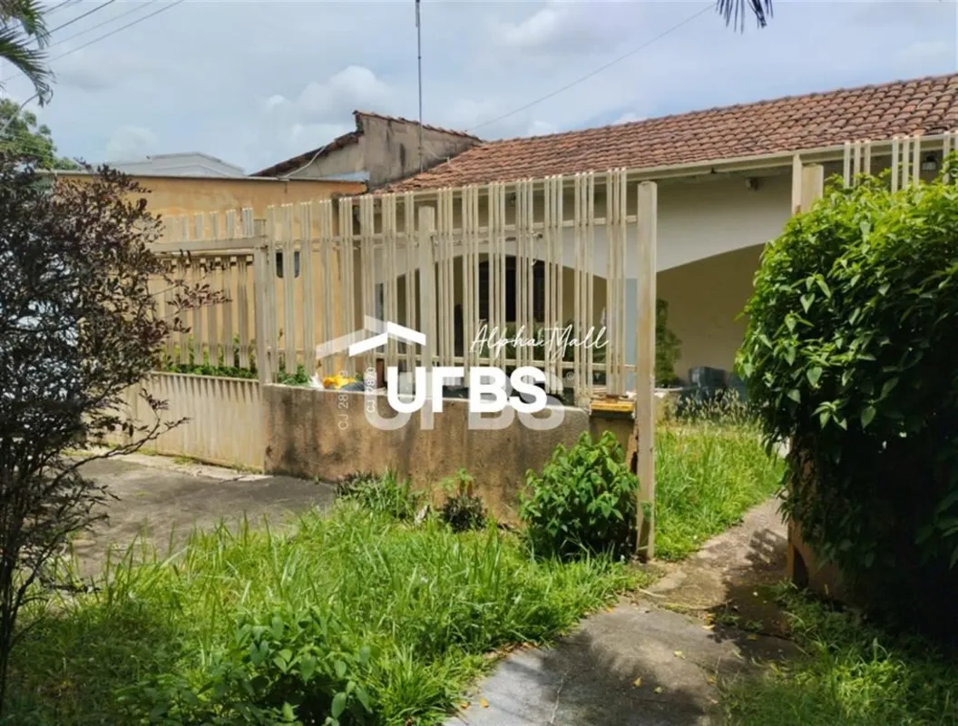COD U-0019584 - Casa t-rrea de esquina no Jardim da Luz!S-o 310 m- de constru--o...