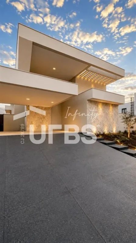 COD U-0030348 - Vendo Casa T-rrea no Jardins Fran-a com 4 Su-tes e 205m- S-o 405...