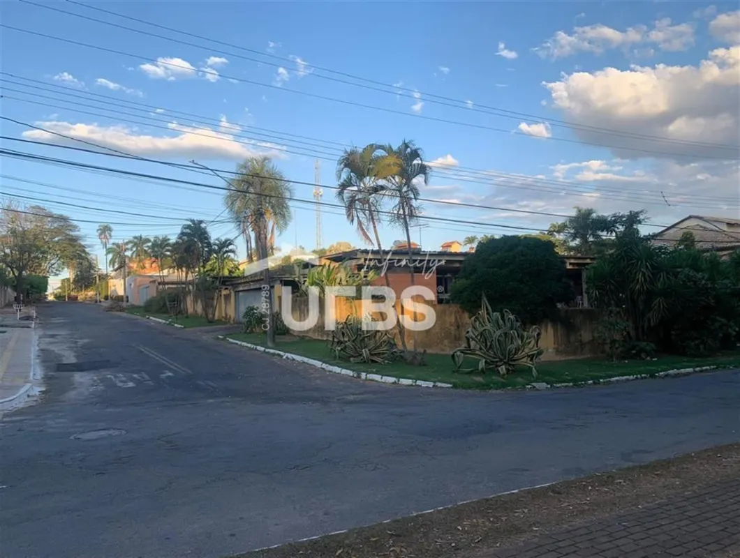 COD U-0013851 - Casa de Alto Padr-o - Venda no Setor Ja- | 2.180,50 m- de Terren...
