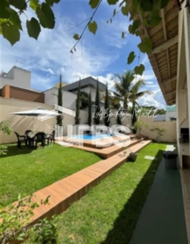 COD U-0030020 - Viva o Exclusivo: Casa de Condom-nio com Piscina Aquecida em Jar...