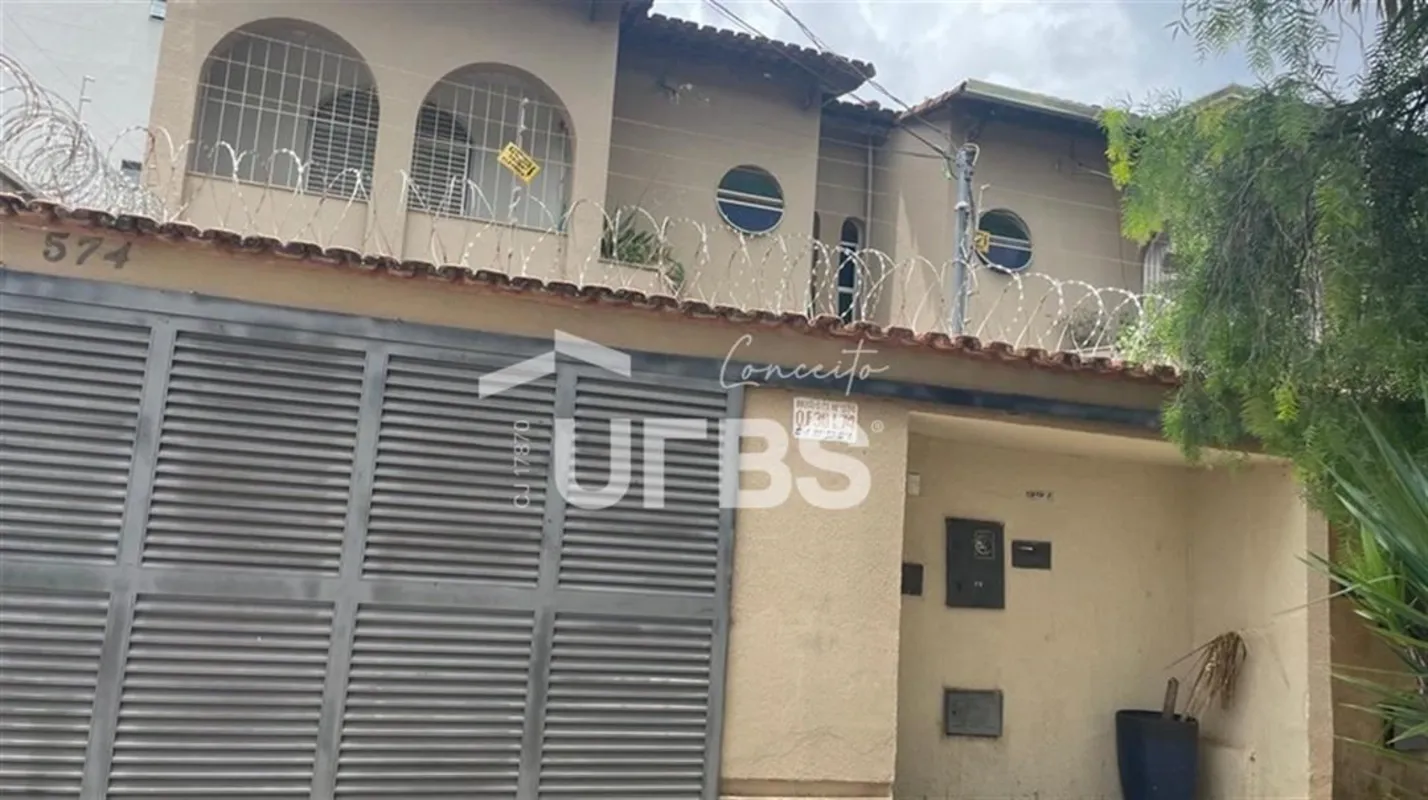 COD U-0029747 - Sobrado residencial, a venda no Setor Sul. Im-vel est- localizad...