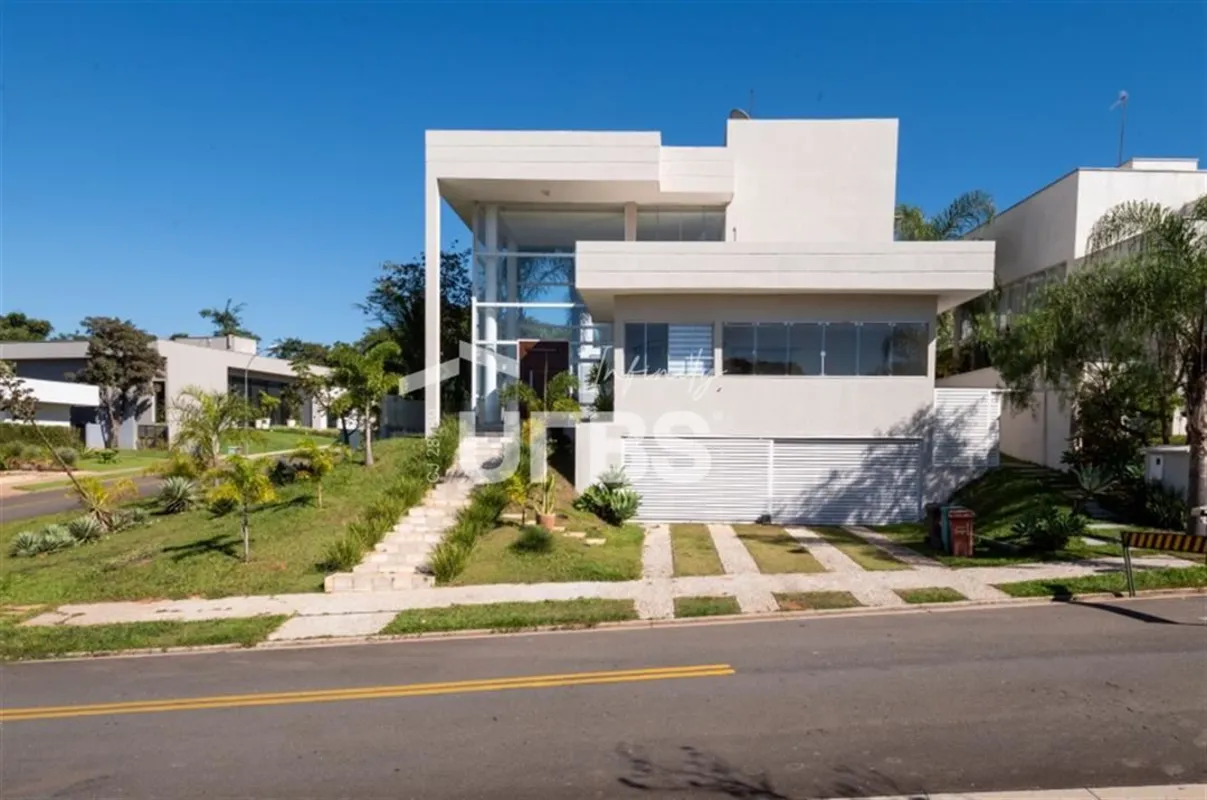 COD U-0025466 - Alphaville Araguaia - Goi-niaCasa de esquina, em posi--o elevada...