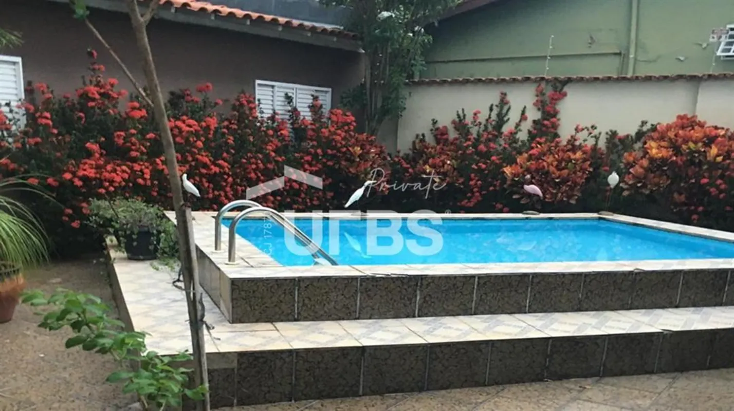 COD U-0024103 - Excelente casa no Setor Sul - venda!Em um lote de 525m-, esta ca...