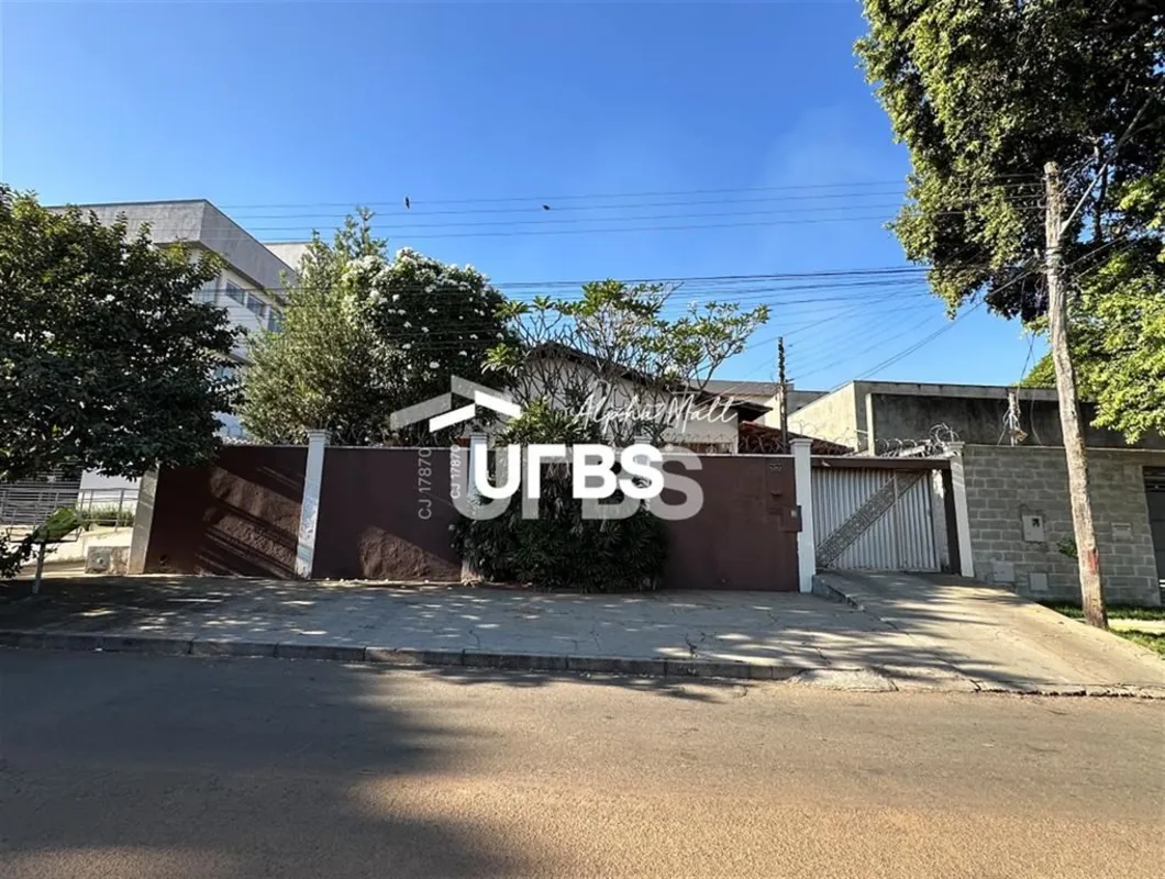 COD U-0013175 - Casa T-rrea no Jardim Goi-sCasa T-rrea no Jardim Goi-s - 370 m- ...