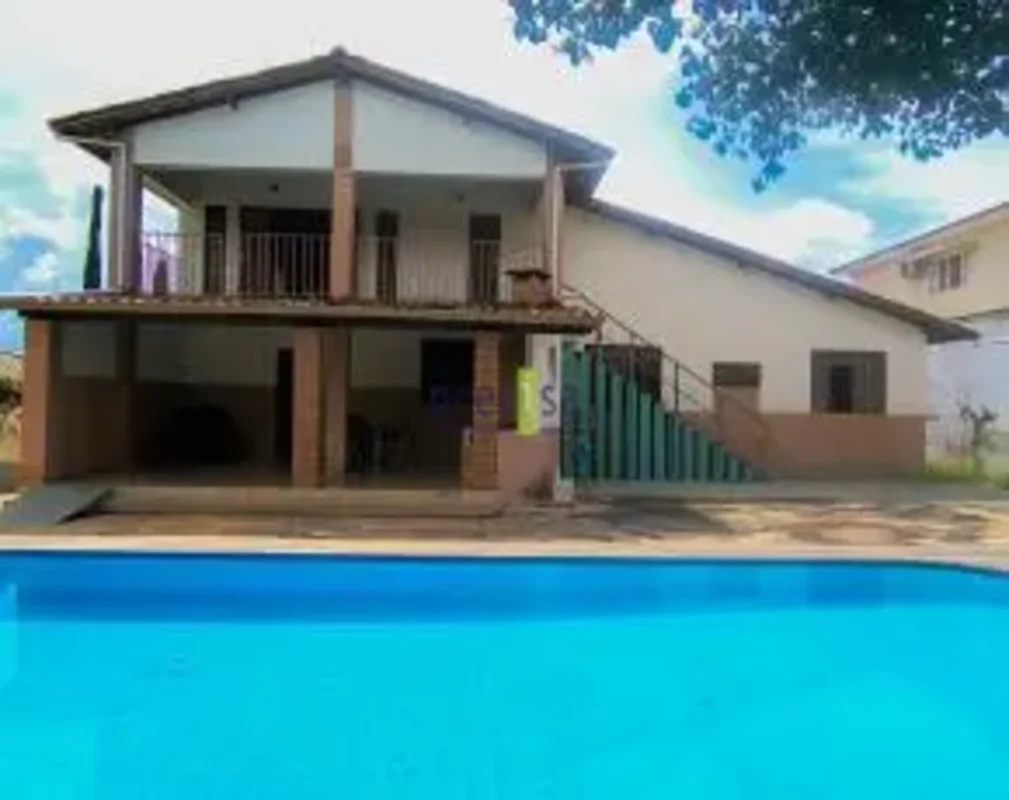 CASA DE LUXO COM VISTA ESPECTACULARDois Pisos de Conforto e Sofisticação!Desfrut...