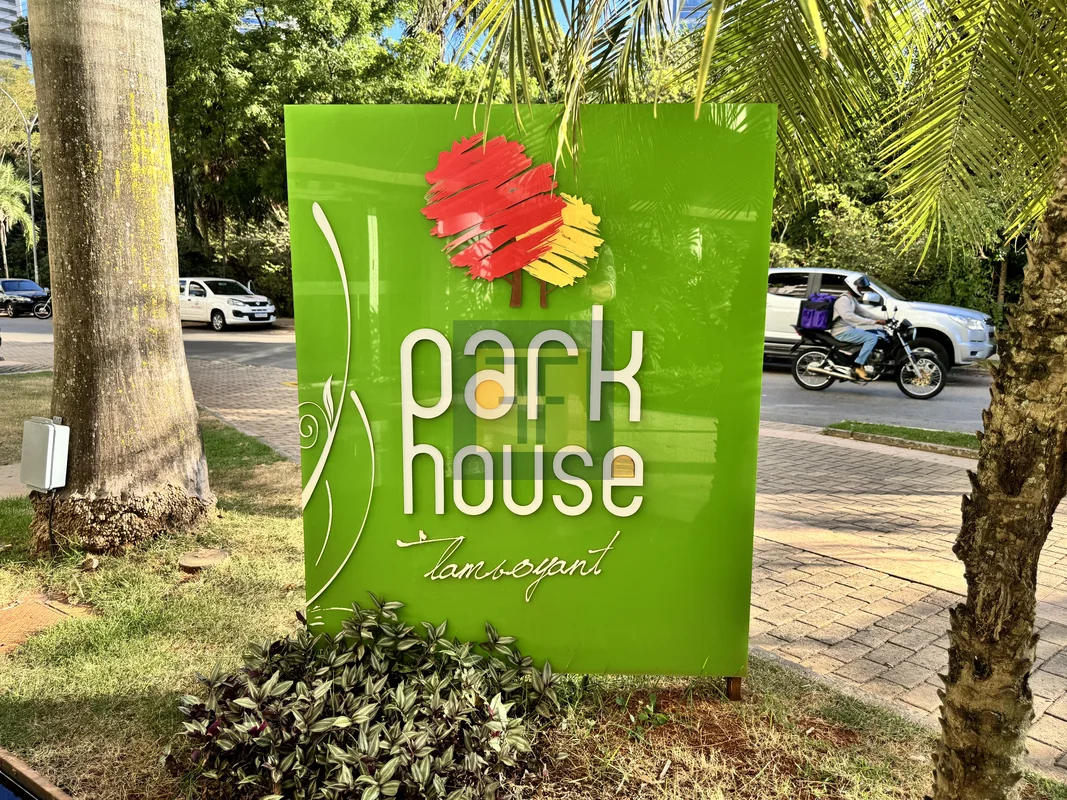 Descubra um apartamento exclusivo na Rua 13, em Frente ao Parque Flamboyant, no ...