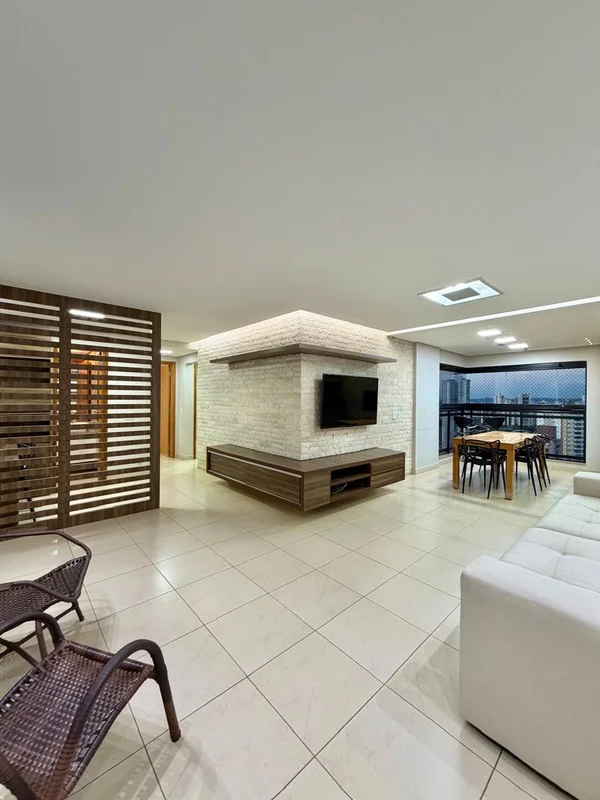 Setor Bueno. Entre as avenidas T-6 e T-7 Apartamento MOBILIADO com 104m2 de área...