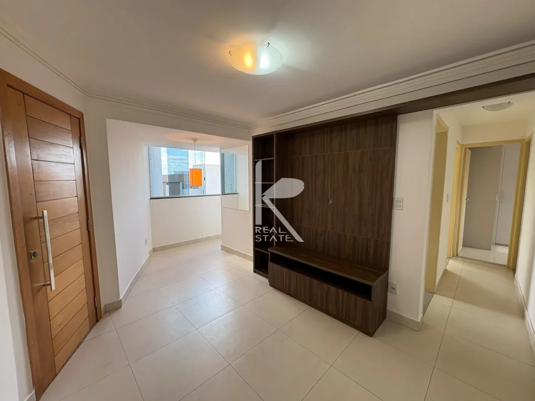 Apartamento 46m² privativos, reformadíssimo, composto de sala com piso porcelana...