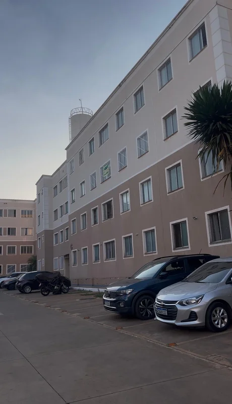 Vende-se excelente apartamento no segundo andar do Residencial Belo Vale, em Val...