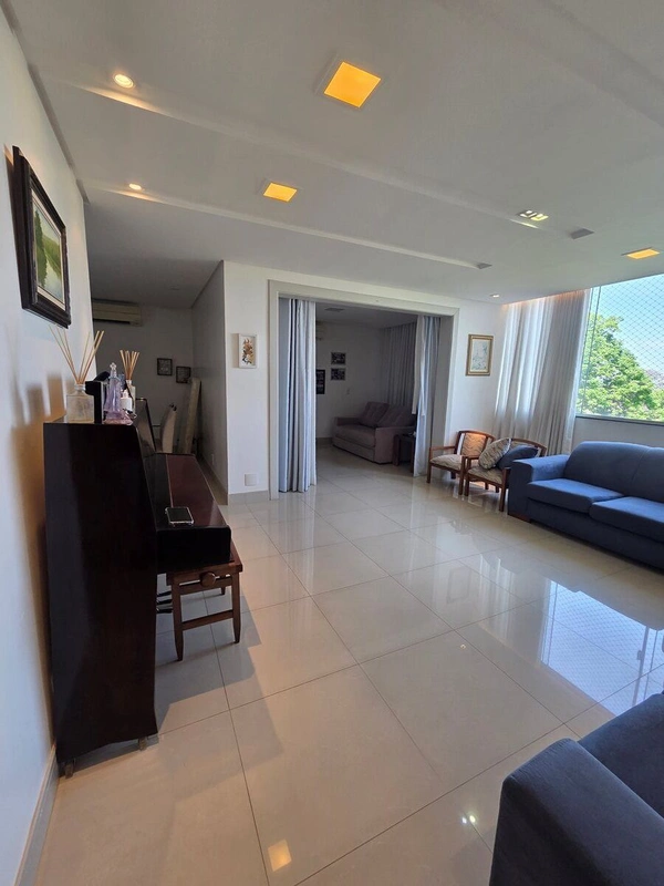 APARTAMENTO REFORMADO NA ASA SUL | SQS 211Se você procura espaço, localização e ...
